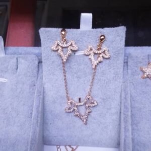 Bijoux chaîne et boucles d’oreilles