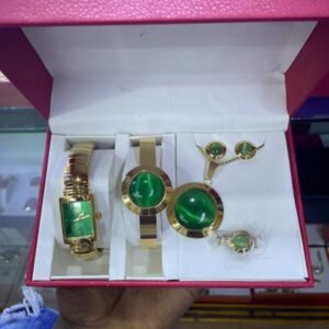 Montre complète femme