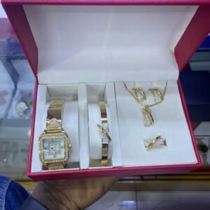 Montre complète pour femme