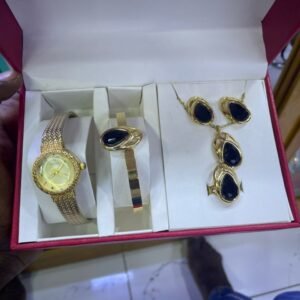 Montre complète pour femme